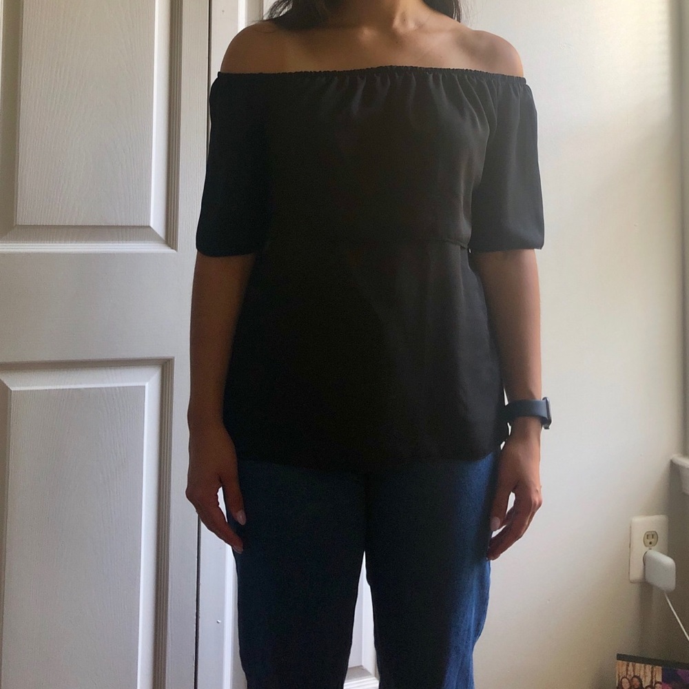 Black Off-Shoulder Light-Weight Shirt